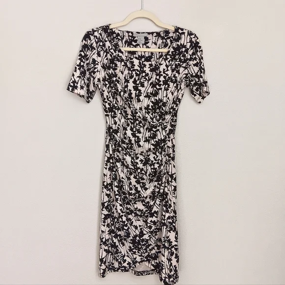H&M ruched form fitting quarter-sleeved midi dress, black/cream floral,  Small